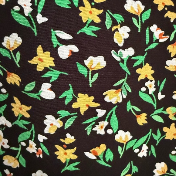 Floral Puff Sleeve Top - Black, Size XL - Picture 4 of 4